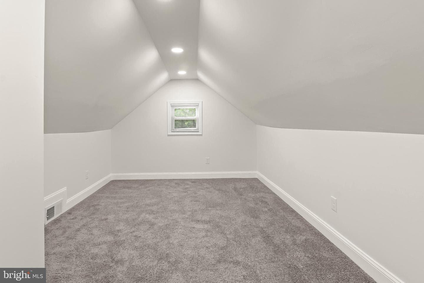 605 Woodbourne Avenue photo 37