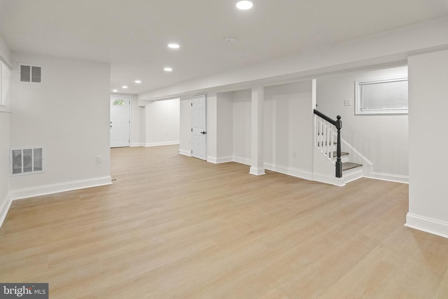 605 Woodbourne Avenue photo 40