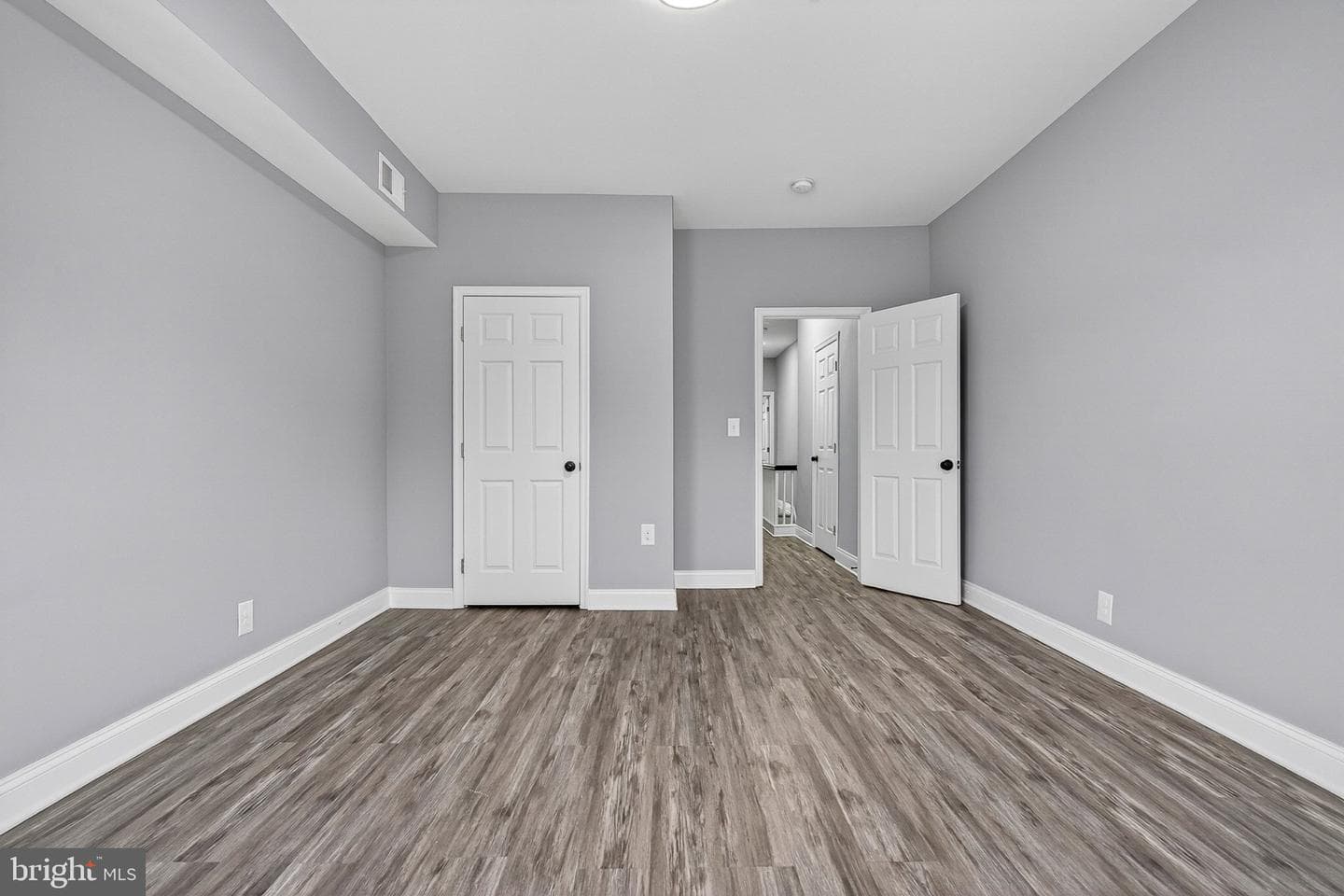 4711 Pennington Avenue photo 20
