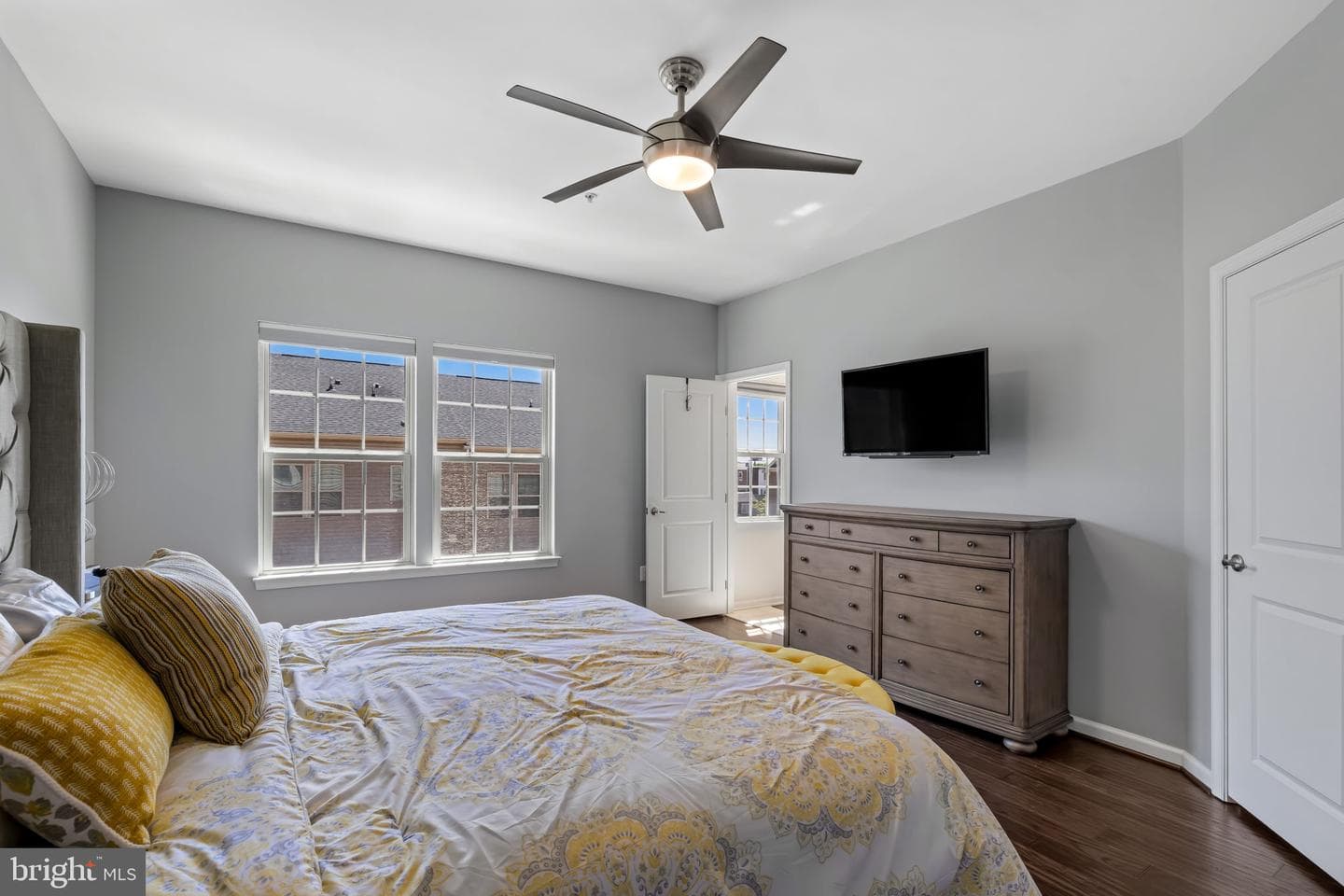 4662 Hudson Street photo 26