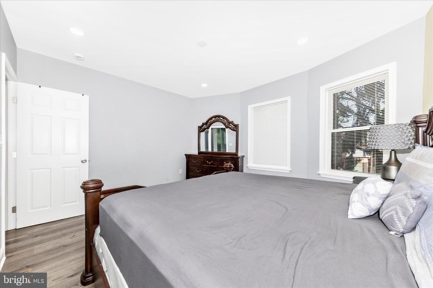 3606 W Rogers Avenue photo 24