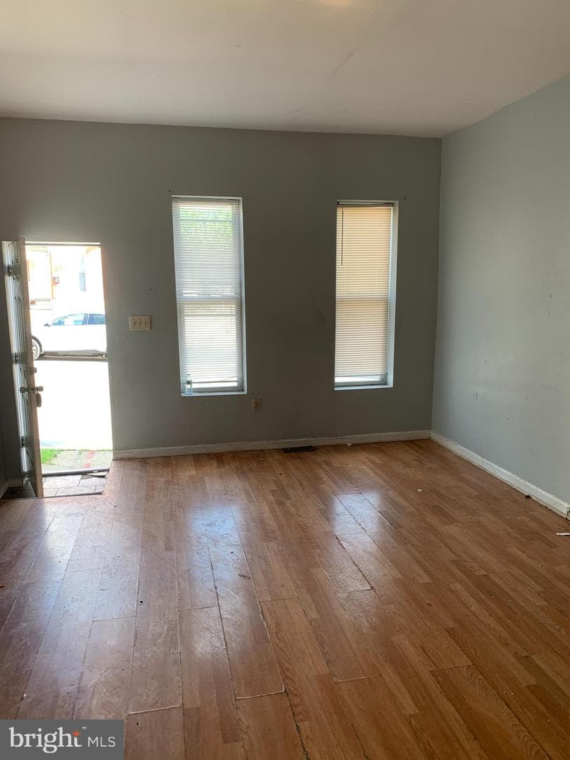 2511 W Baltimore Street photo 4