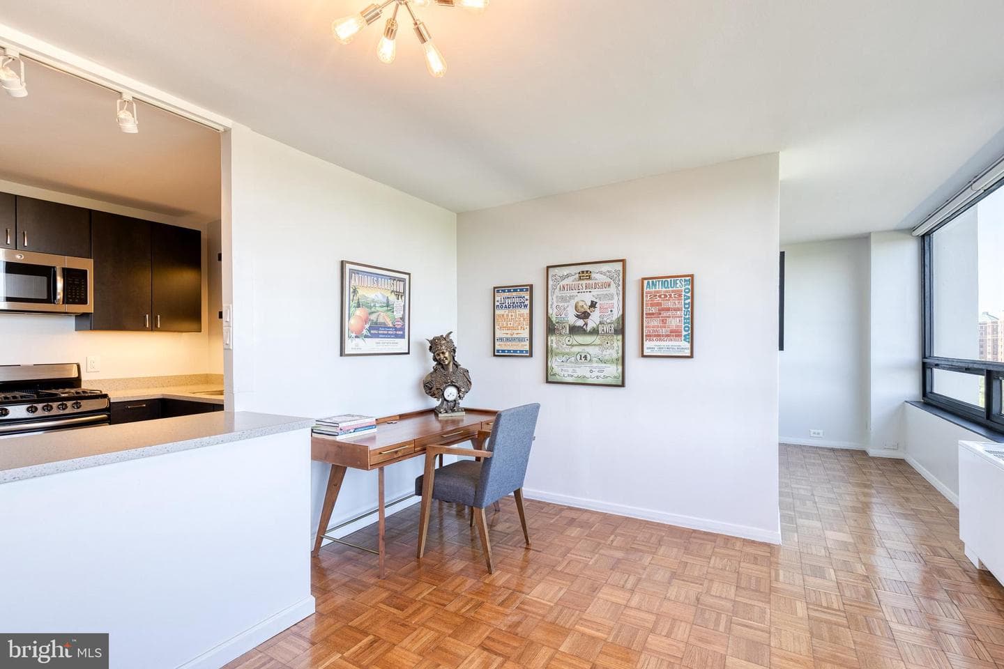 4000 N Charles Street #807 photo 13