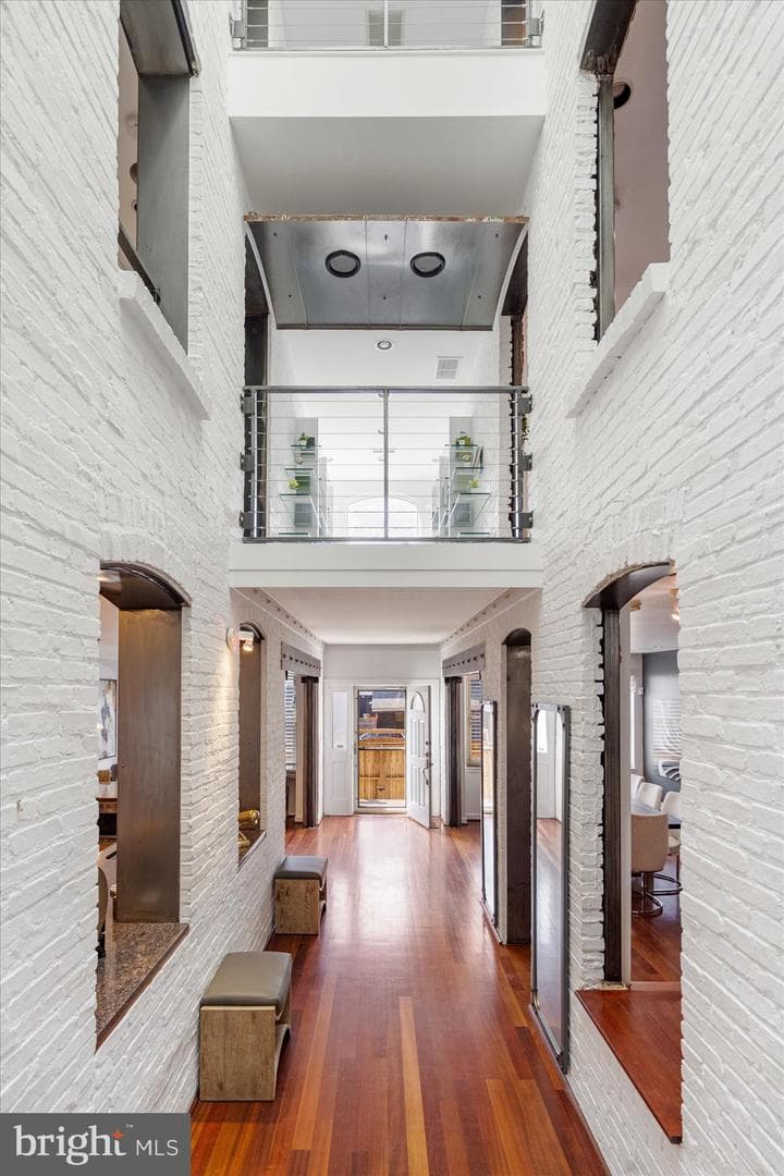 2125 Cambridge photo 13