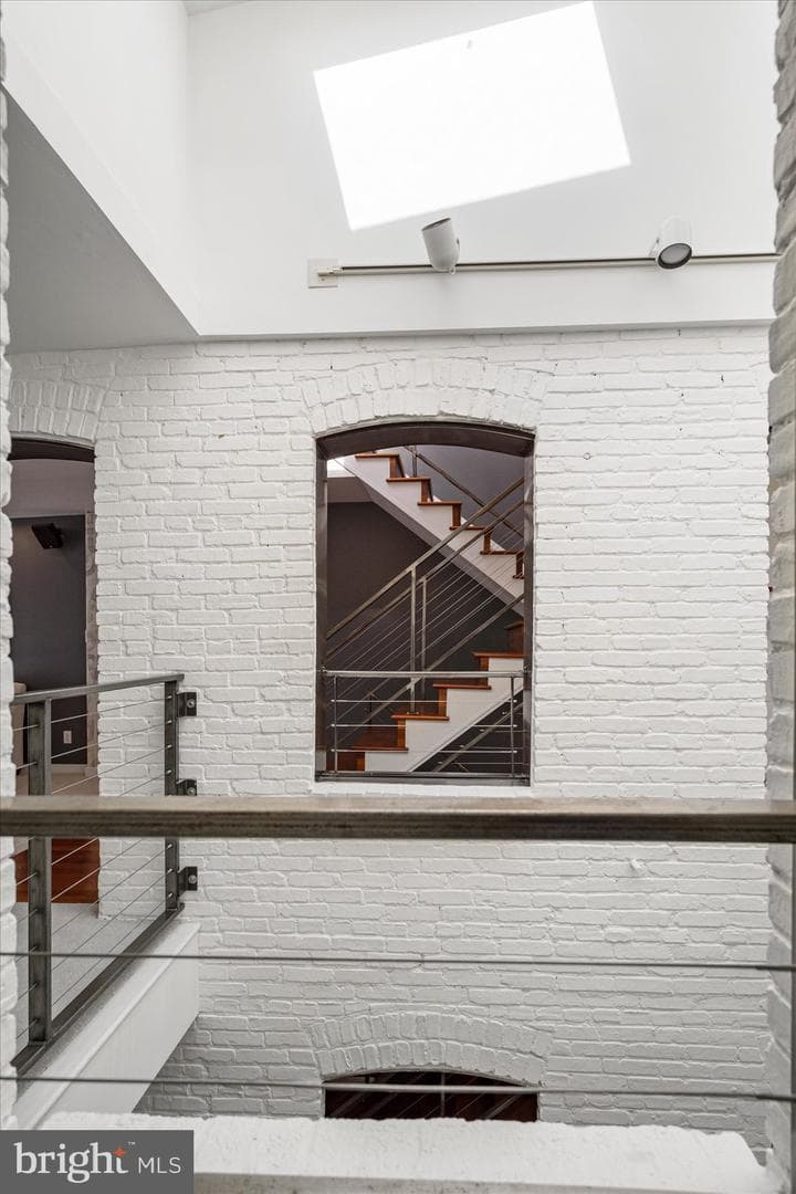 2125 Cambridge photo 22