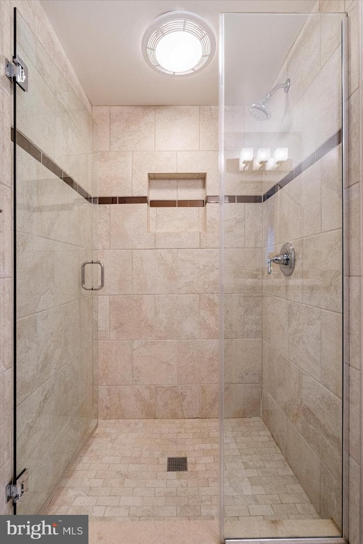 2125 Cambridge photo 46