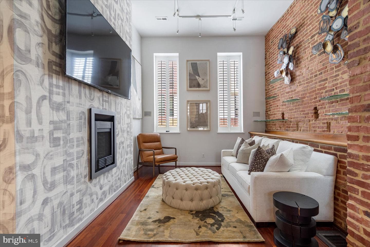 2125 Cambridge photo 48