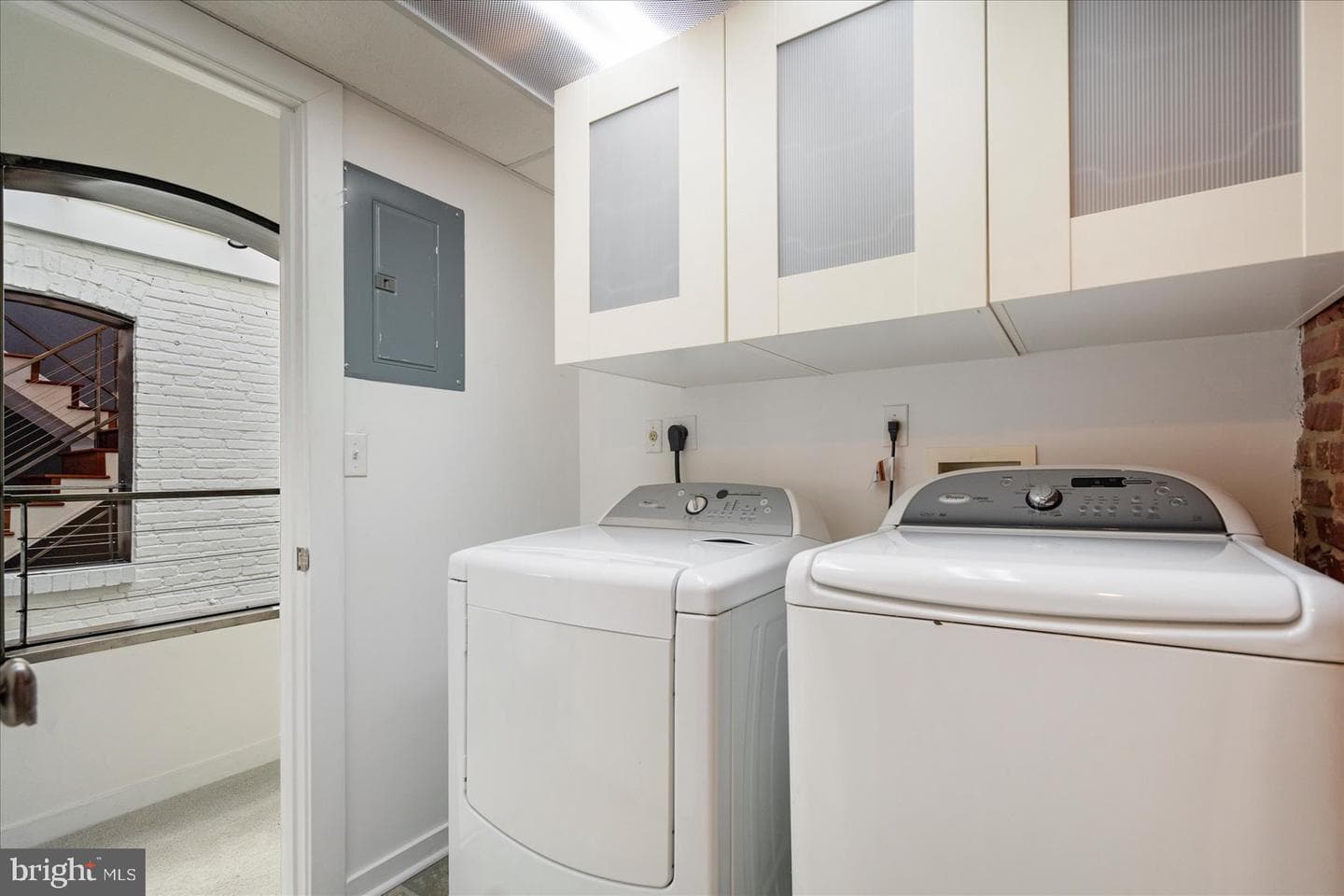 2125 Cambridge photo 54