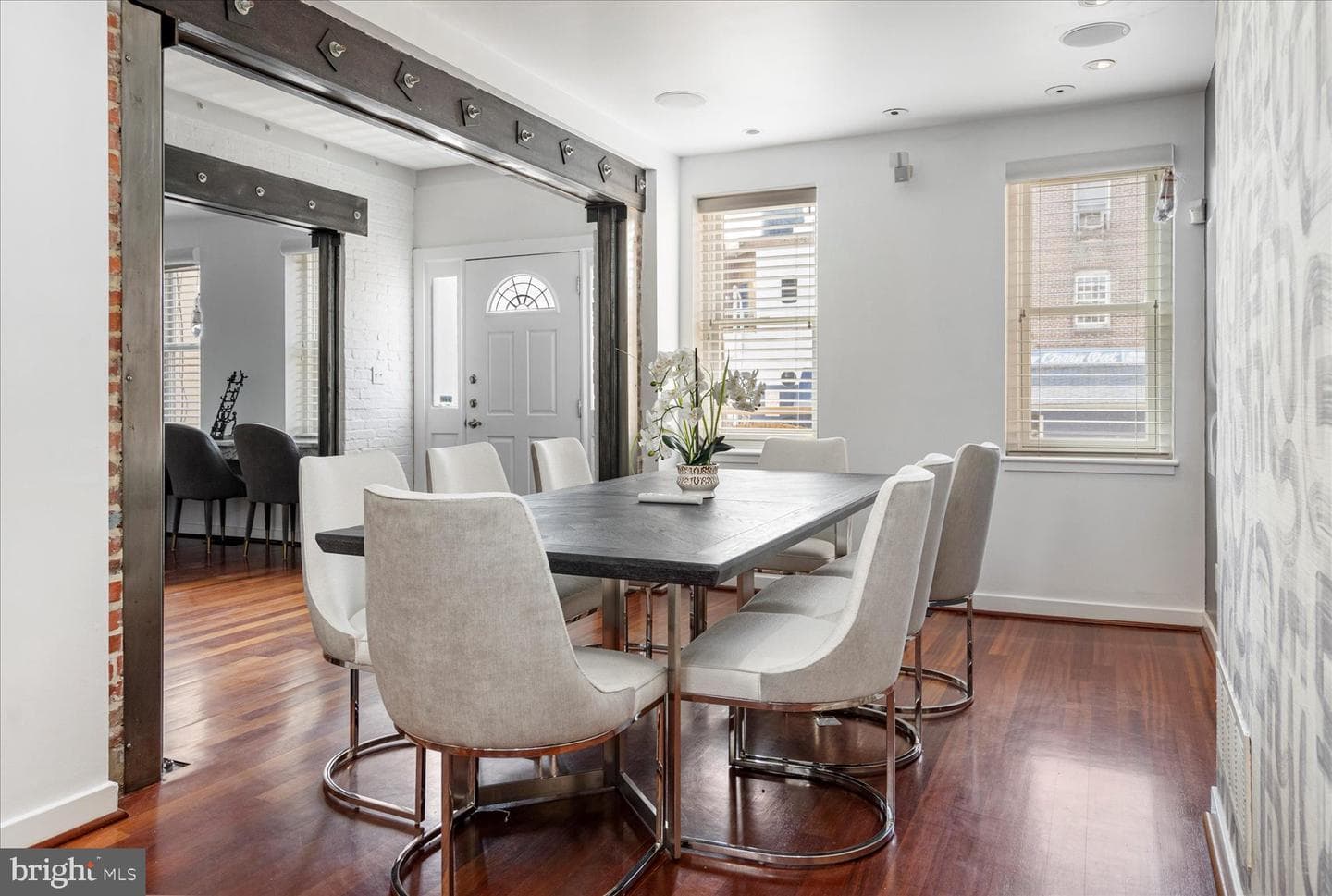 2125 Cambridge photo 6