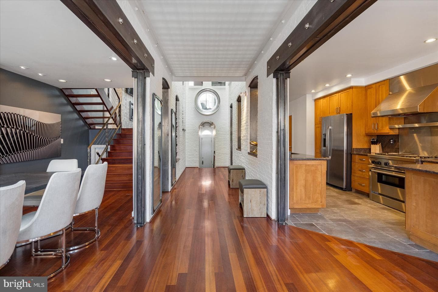 2125 Cambridge photo 8