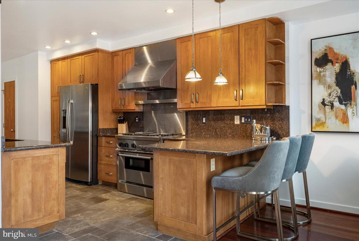 2125 Cambridge photo 9