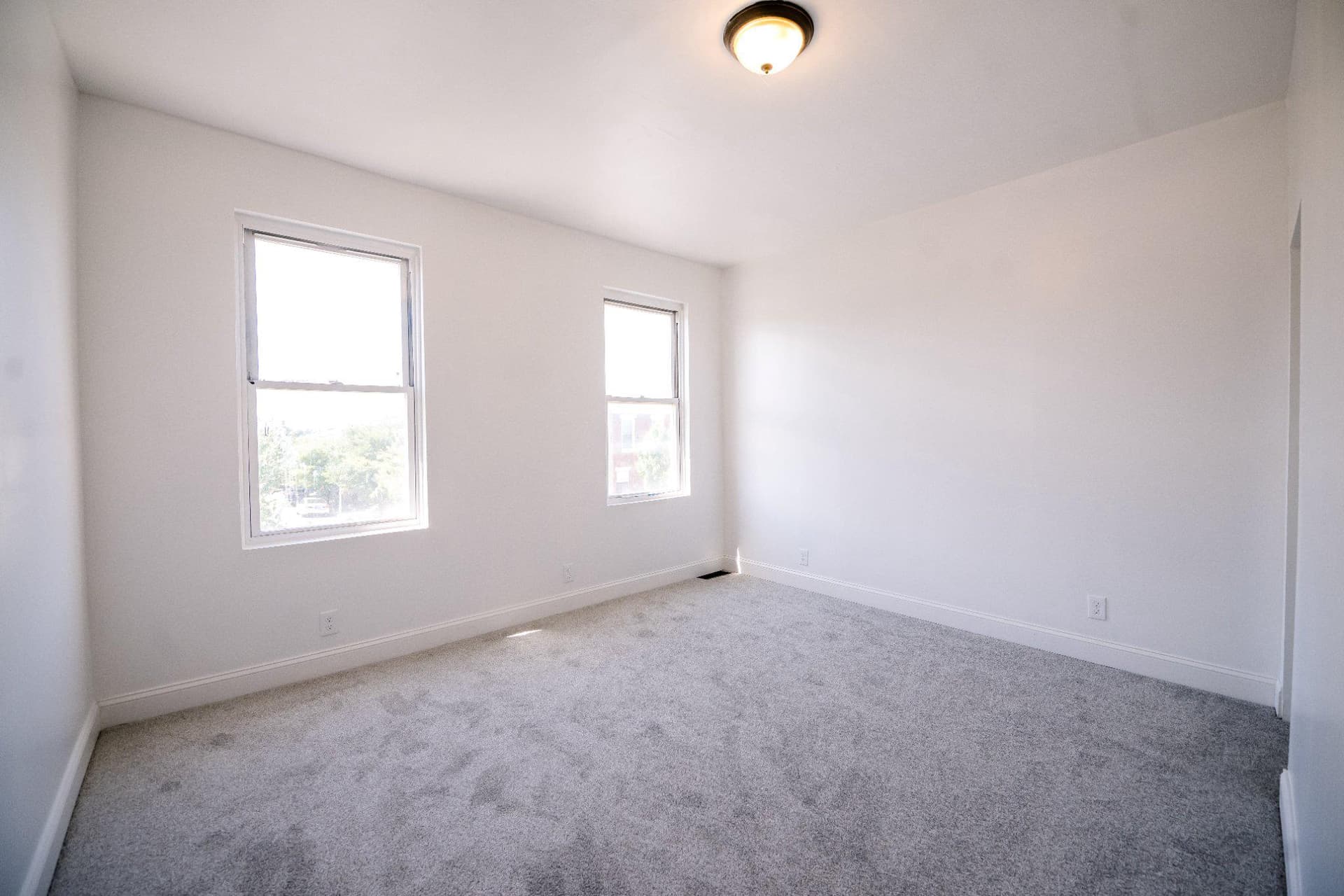 3118 E Monument Street photo 12