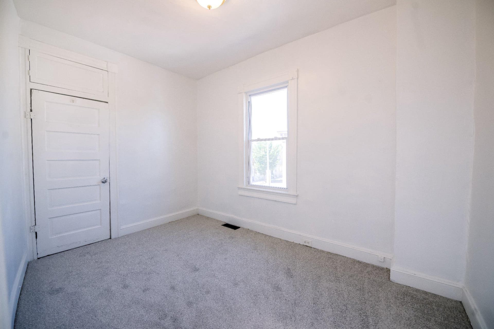3118 E Monument Street photo 14