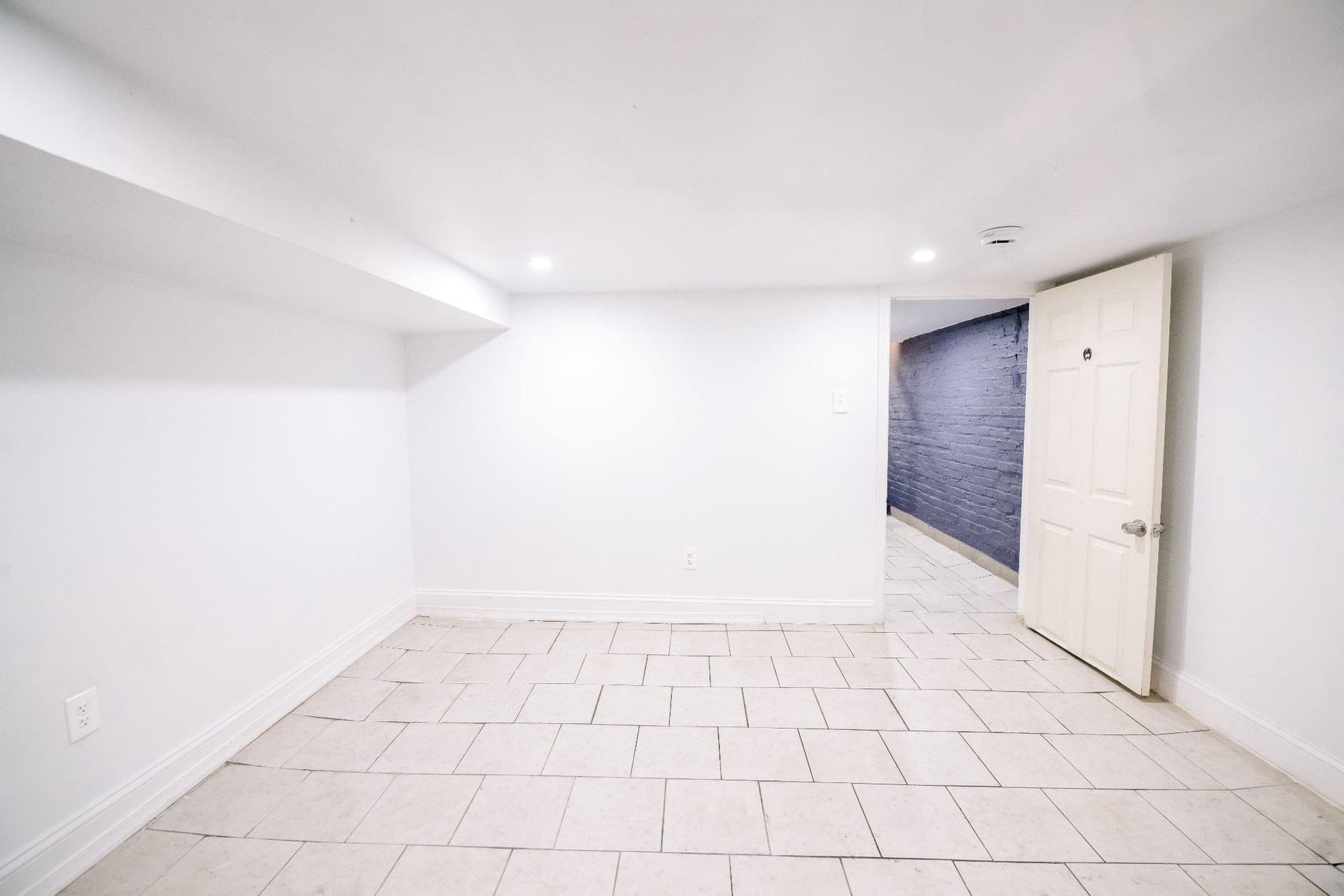 3118 E Monument Street photo 27
