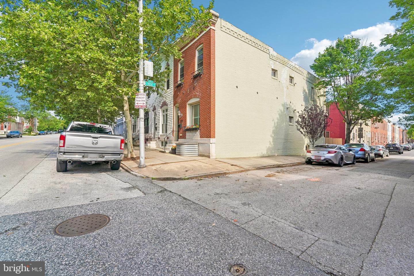 2506 E Fairmount Avenue photo 38