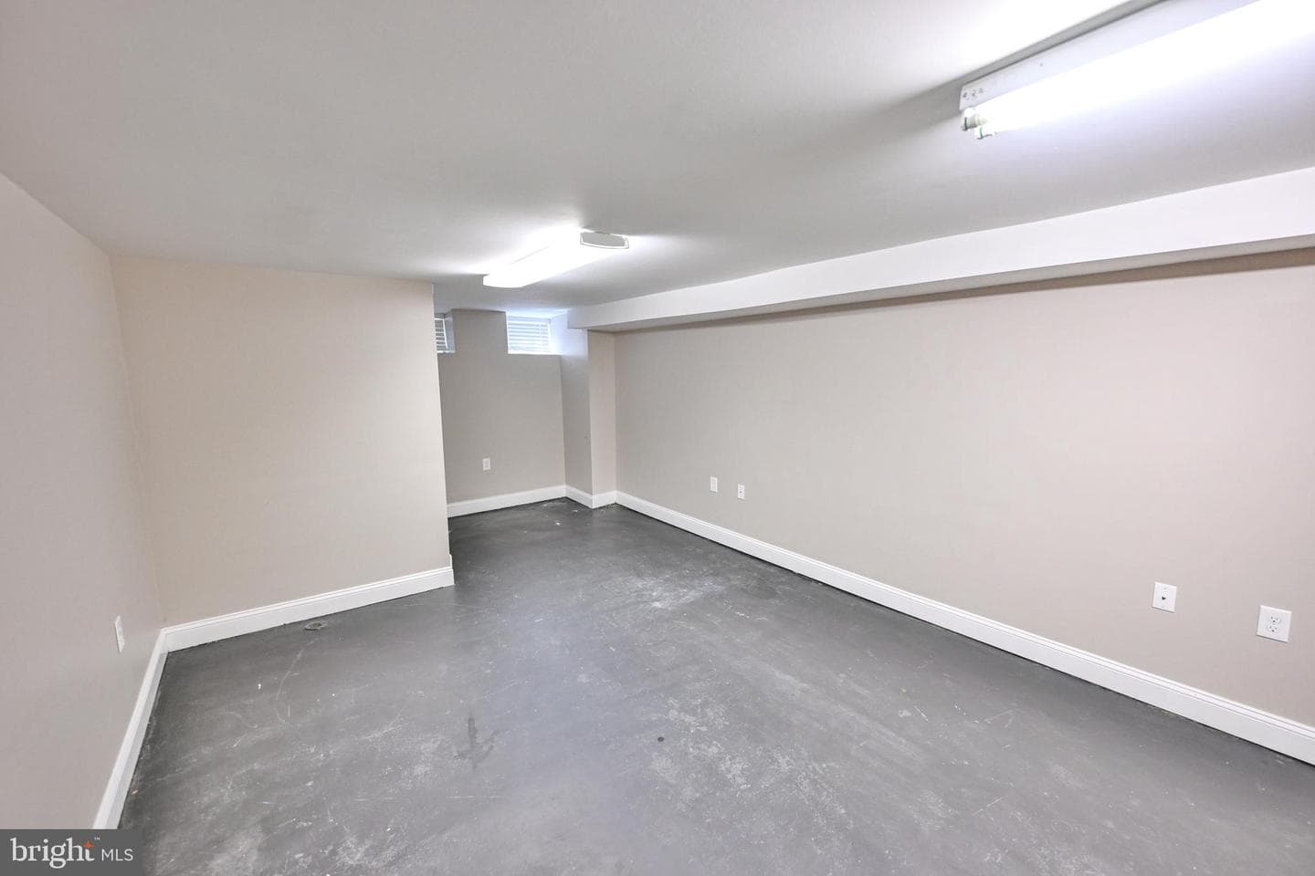 135 N Luzerne Avenue photo 21