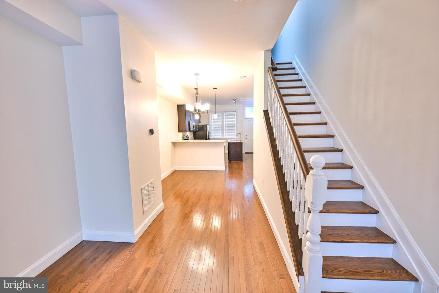 135 N Luzerne Avenue photo 5