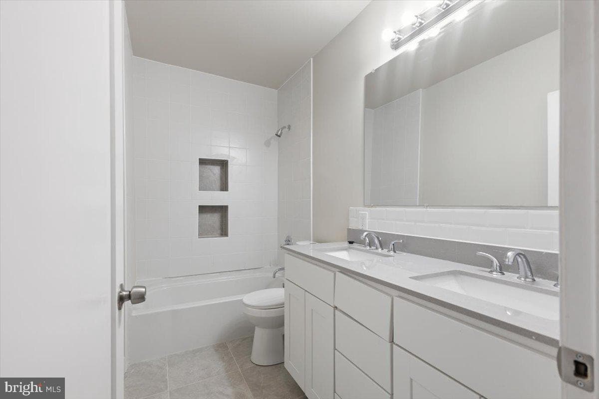 2107 Dukeland Street photo 13