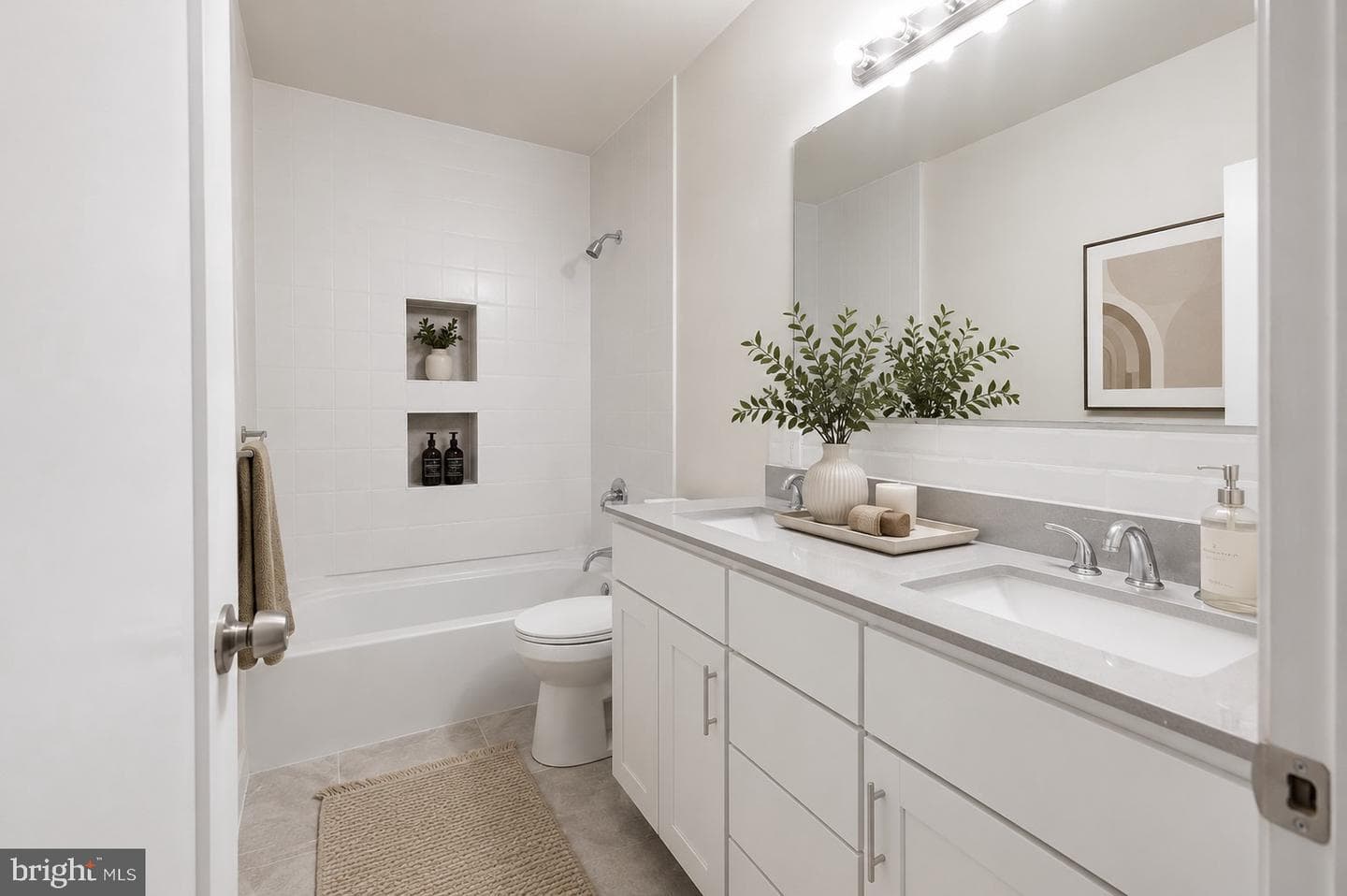 2107 Dukeland Street photo 14