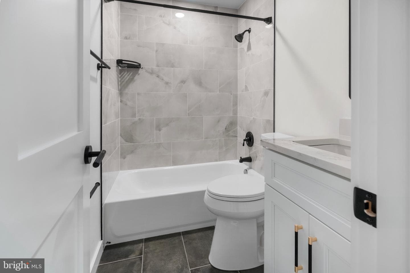 828 Chauncey Avenue photo 36