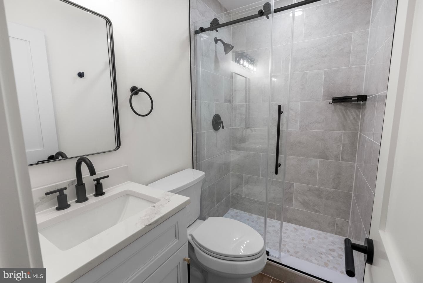 828 Chauncey Avenue photo 44