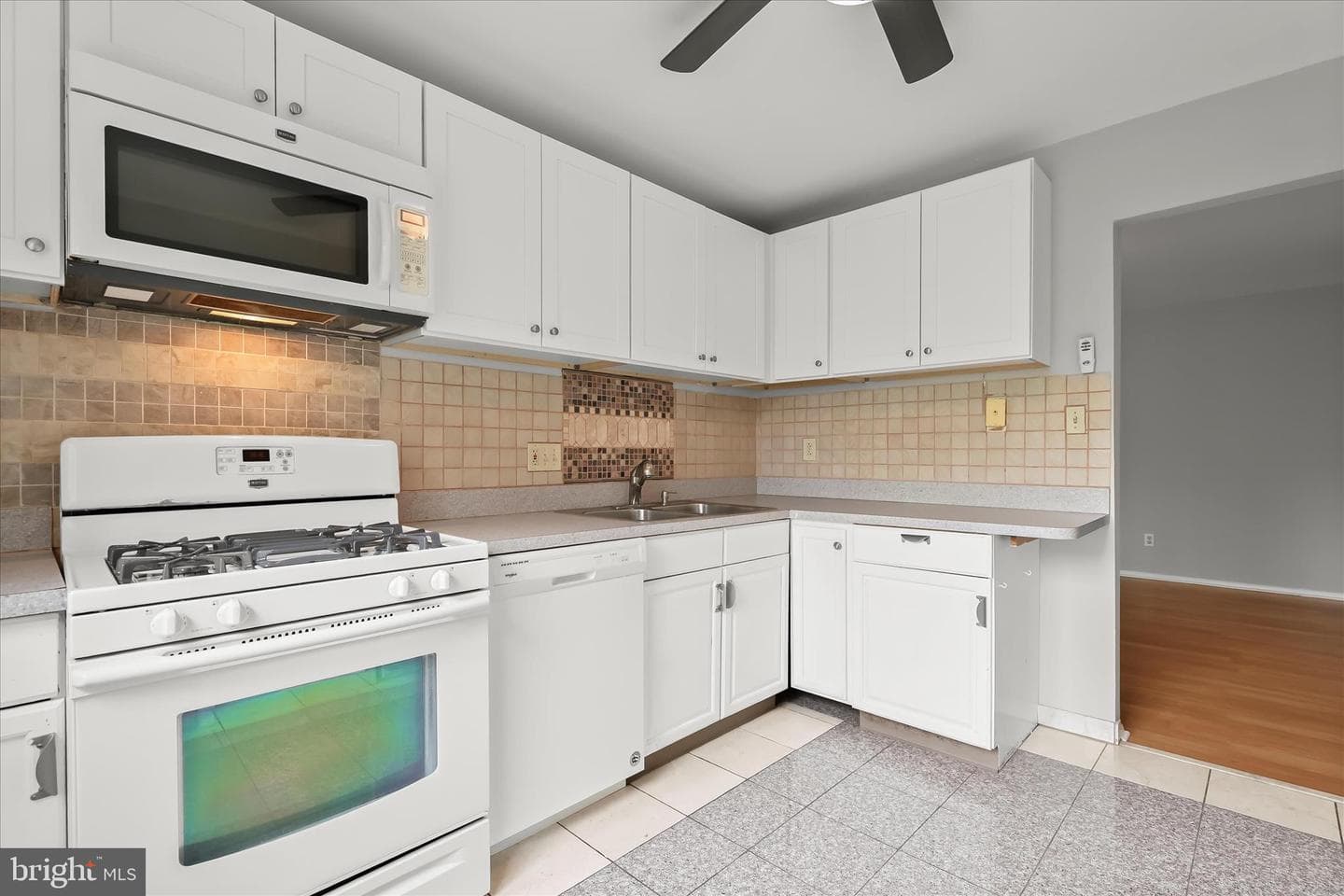 351 Homeland Southway #3d photo 10