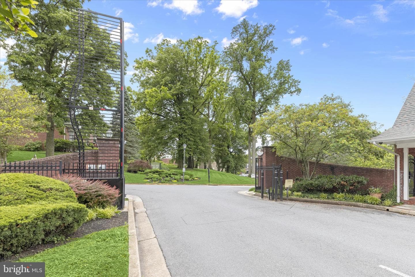 351 Homeland Southway #3d photo 23