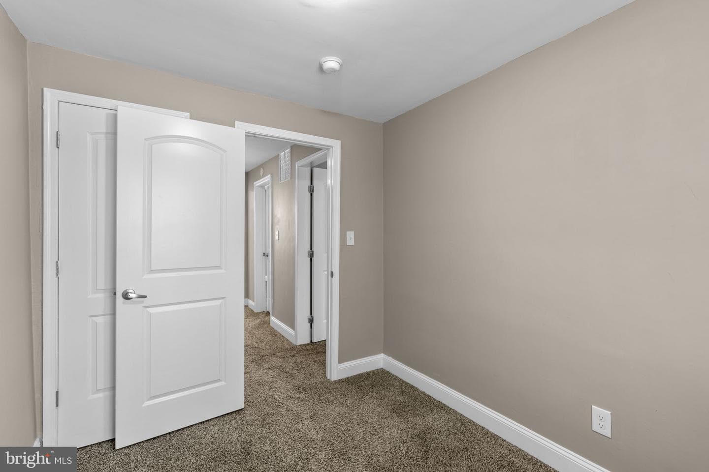 815 Reverdy Road photo 14