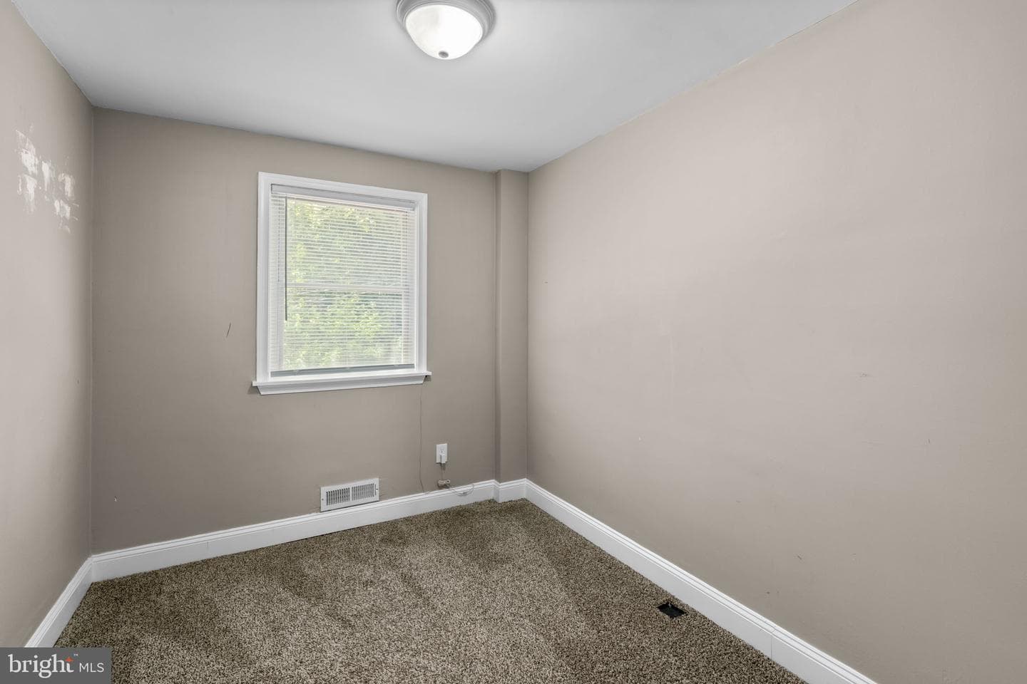 815 Reverdy Road photo 15