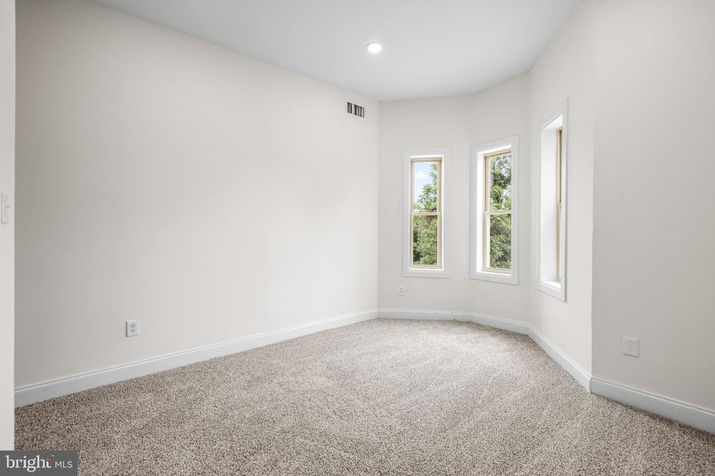 2822 Frederick Avenue photo 15