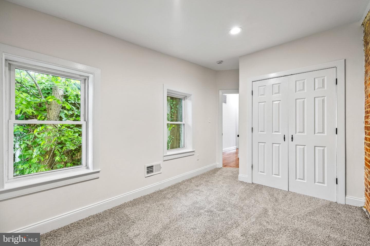 2822 Frederick Avenue photo 23