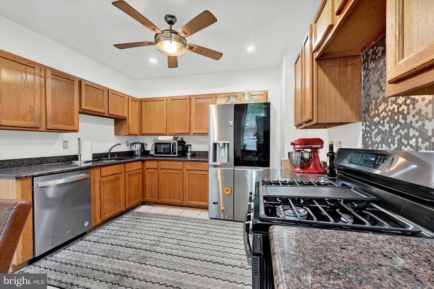 2072 Linden Avenue photo 13
