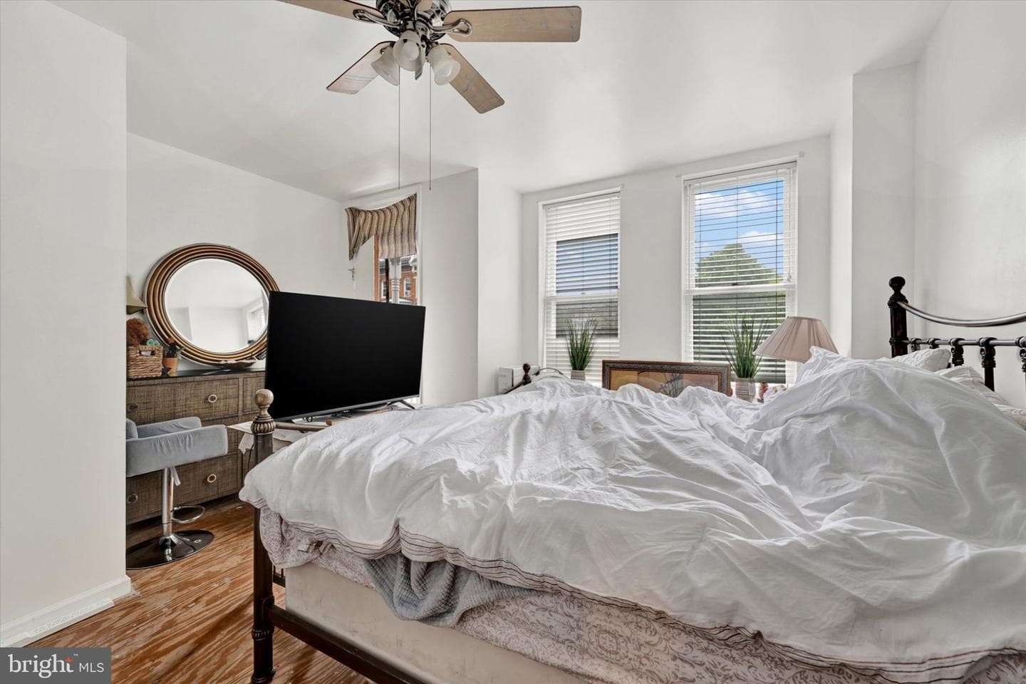 2072 Linden Avenue photo 15
