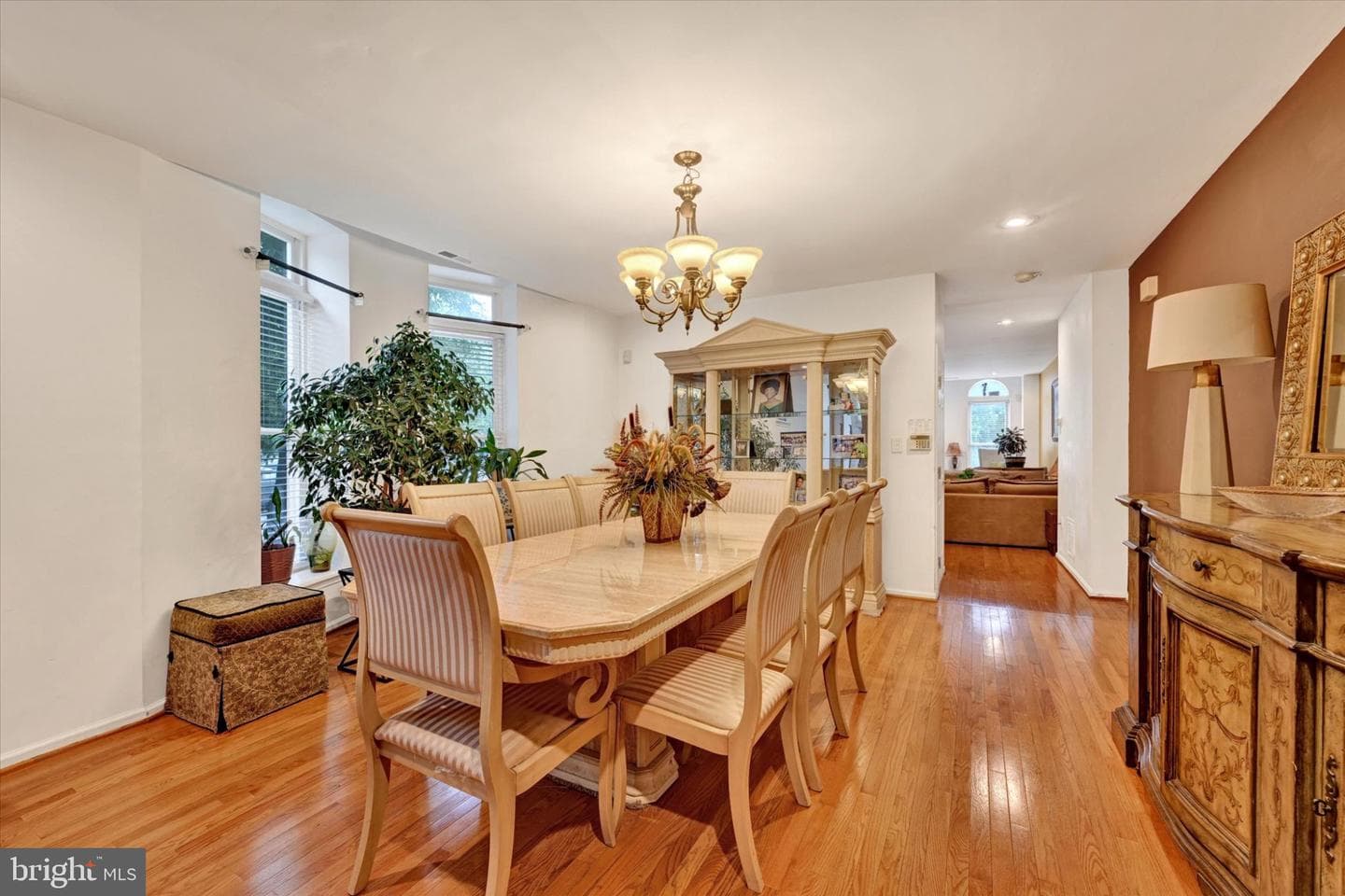 2072 Linden Avenue photo 8