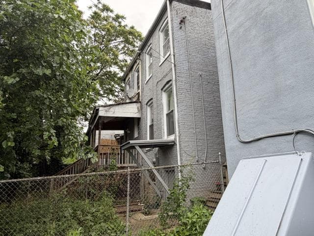 150 Irving Street photo 2