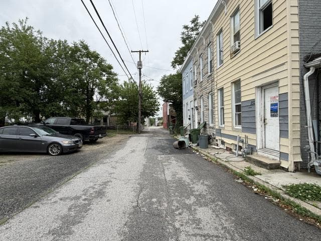 150 Irving Street photo 3
