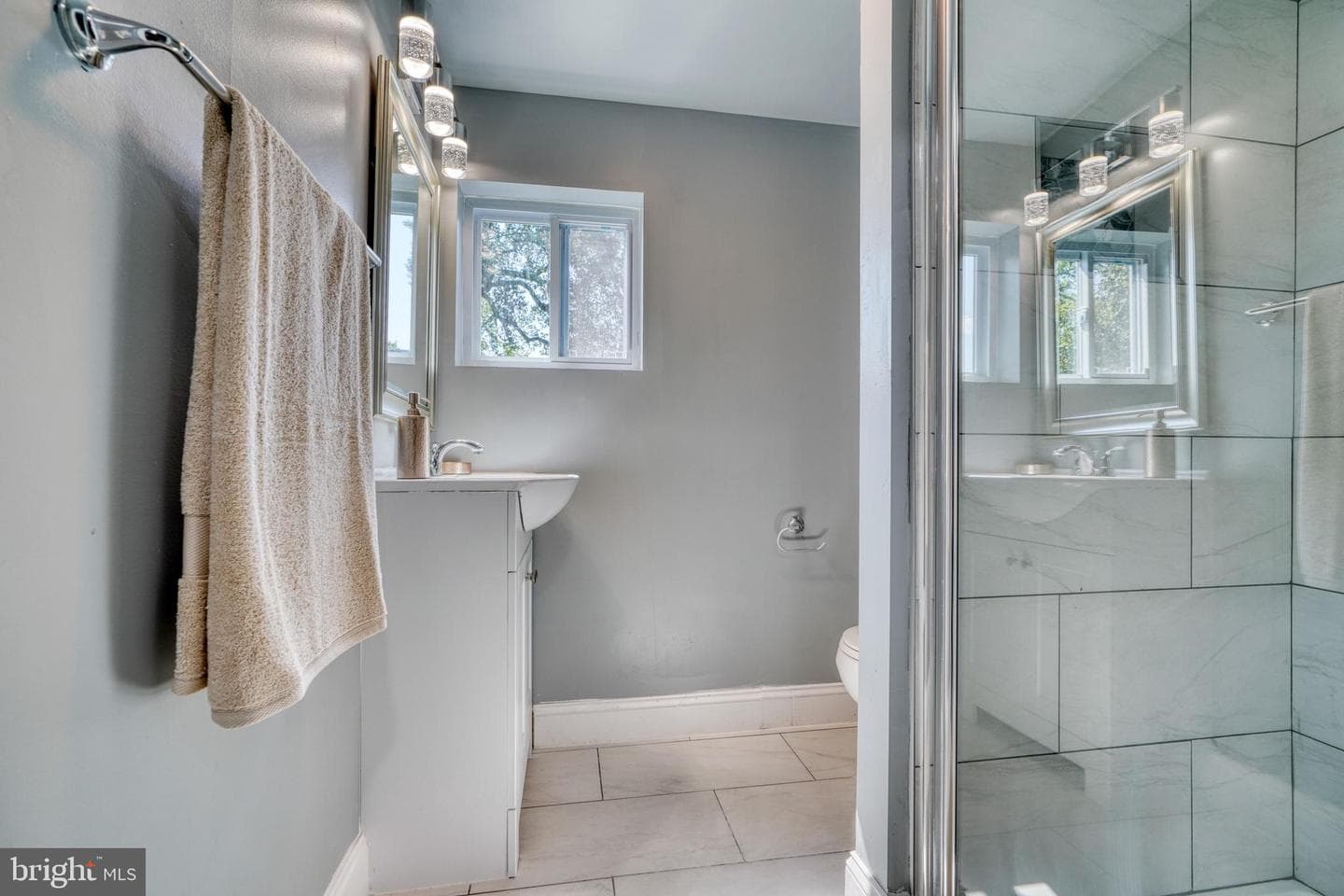 4906 Grindon Avenue photo 41