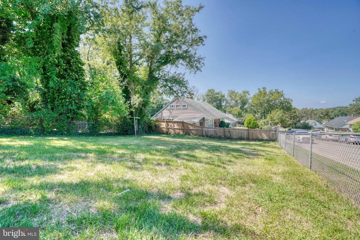 4906 Grindon Avenue photo 5