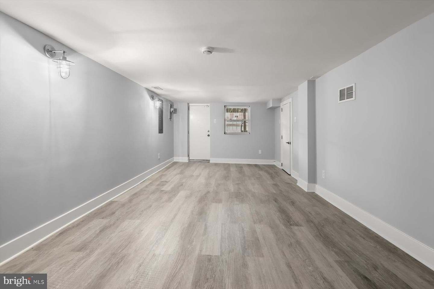 1728 E 32nd Street photo 35