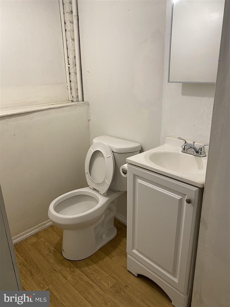 1321 James Street photo 4