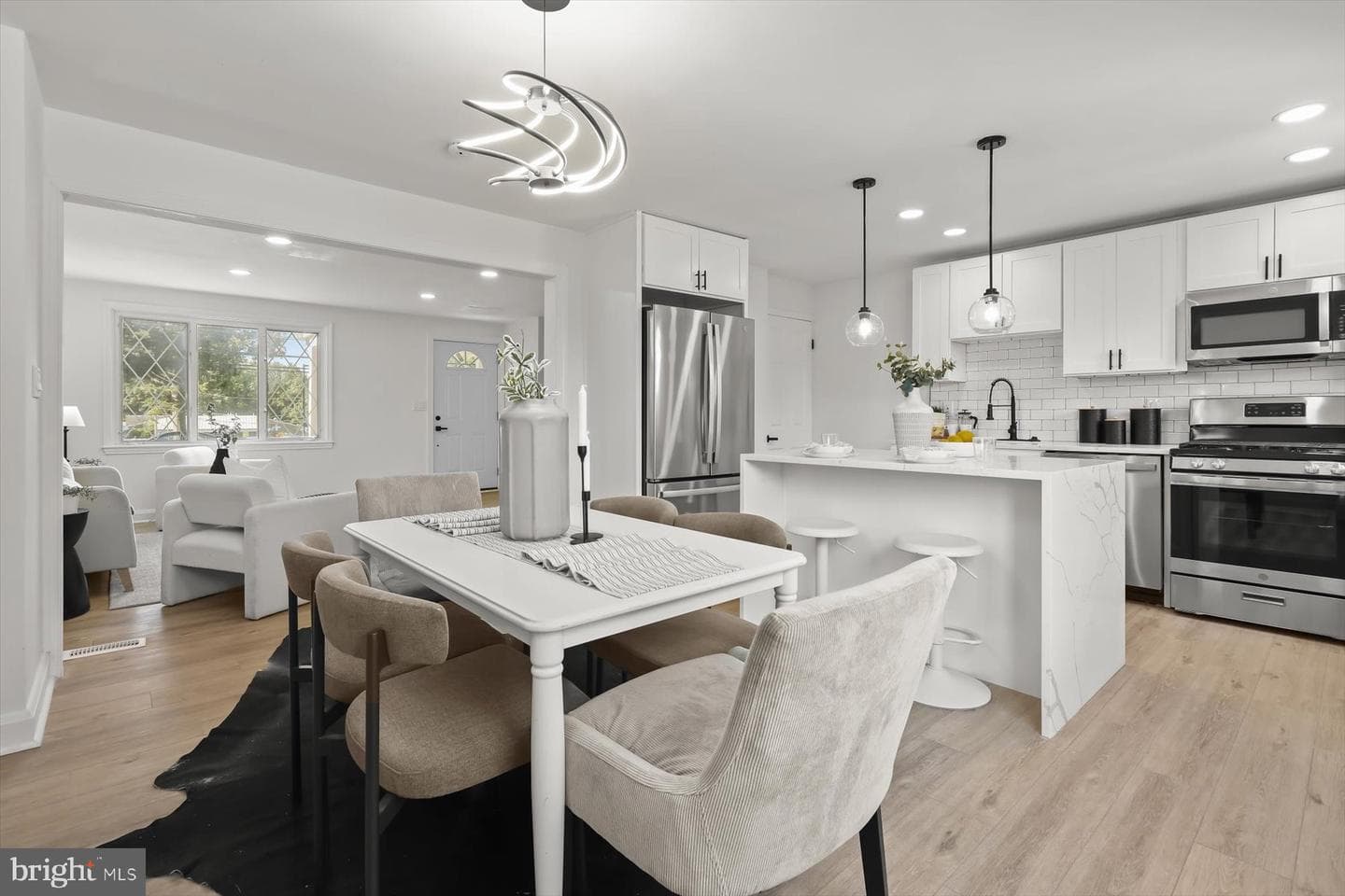 1302 Woodbourne Avenue photo 8
