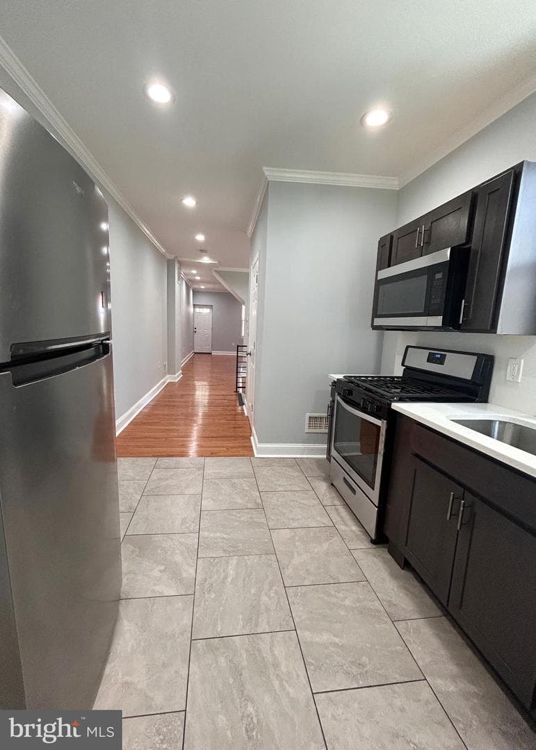 709 Belgian Avenue photo 9