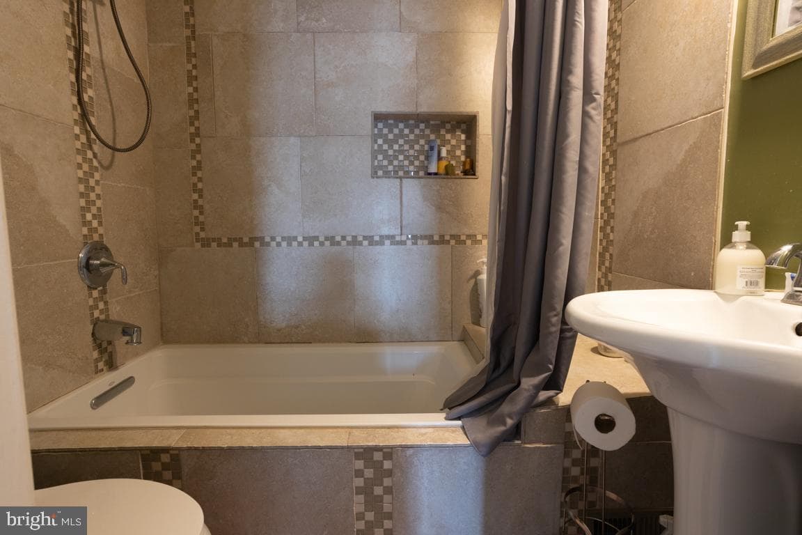 2707 Talbot Road photo 12