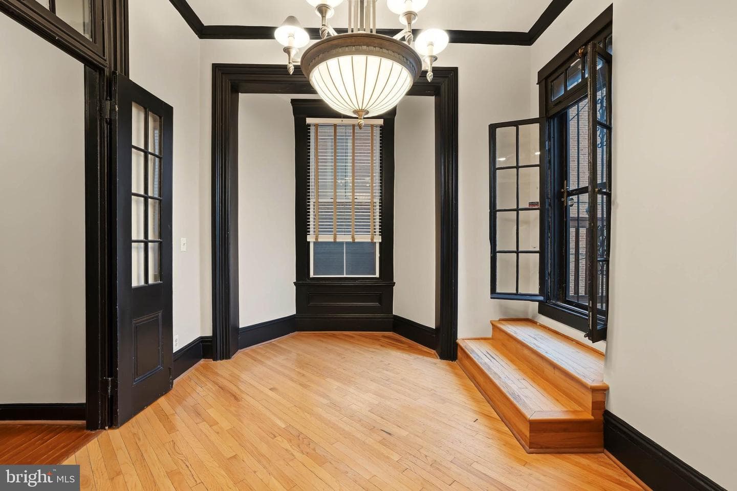 17 W Chase Street, Baltimore