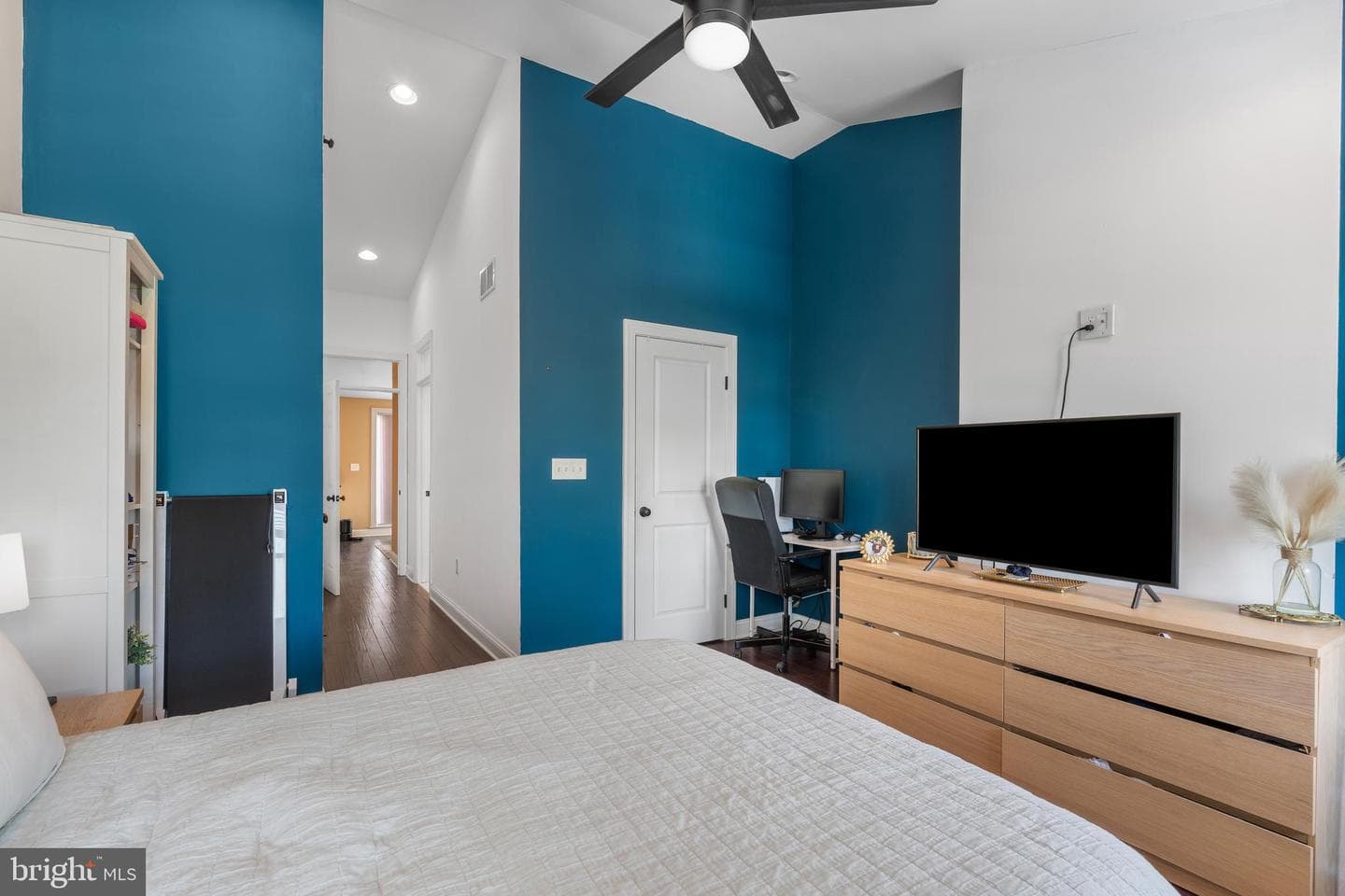 3032 Hudson Street photo 19