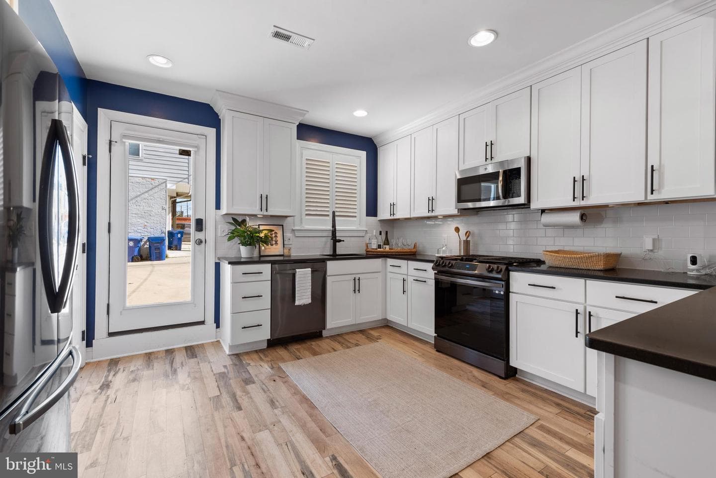 3032 Hudson Street photo 8