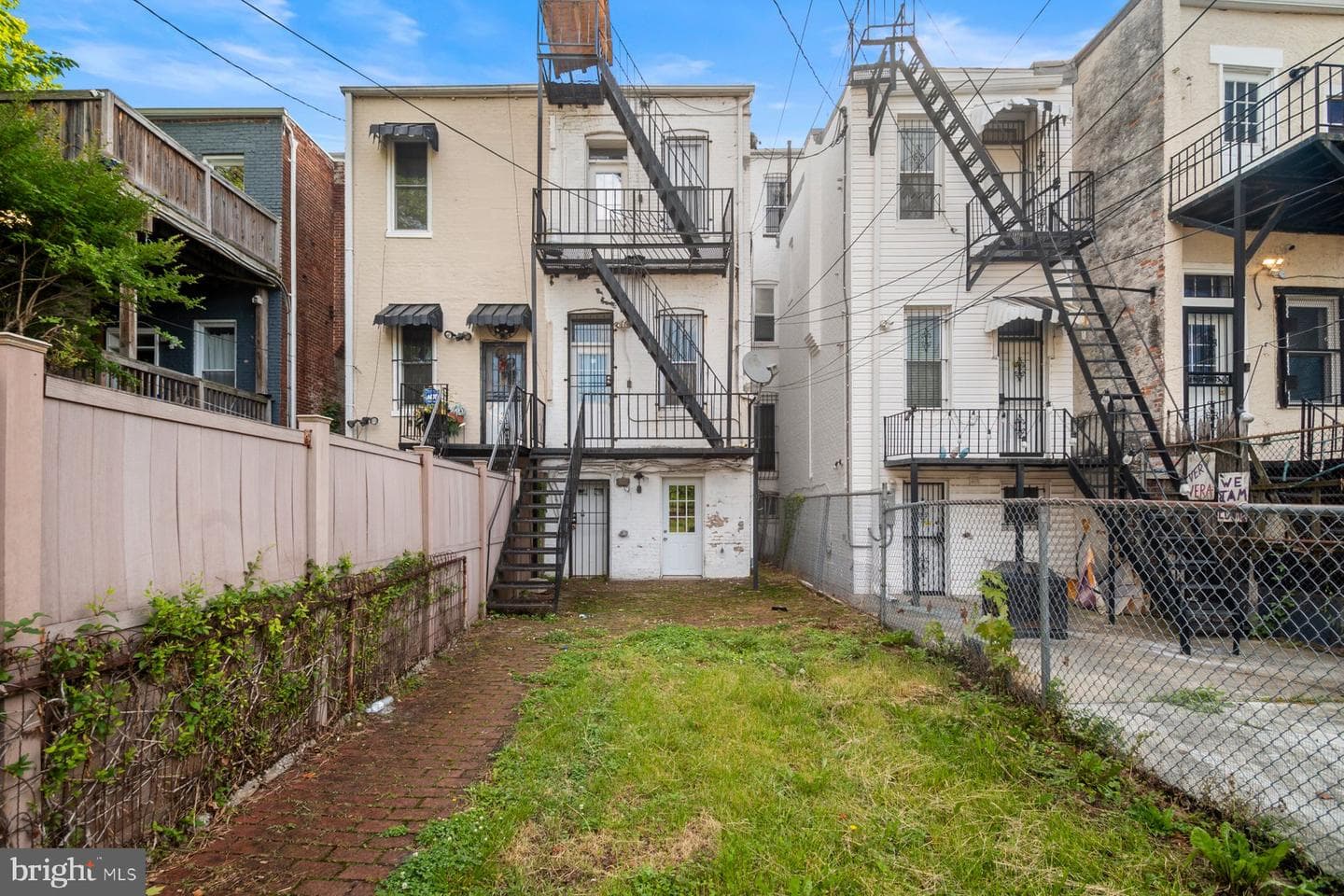 3212 Auchentoroly Terrace photo 9