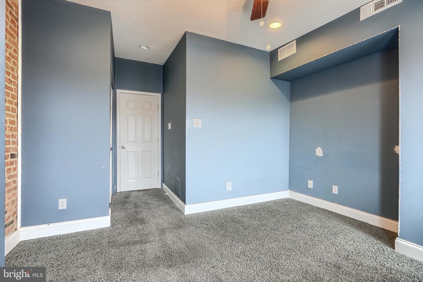 518 S Newkirk Street photo 25