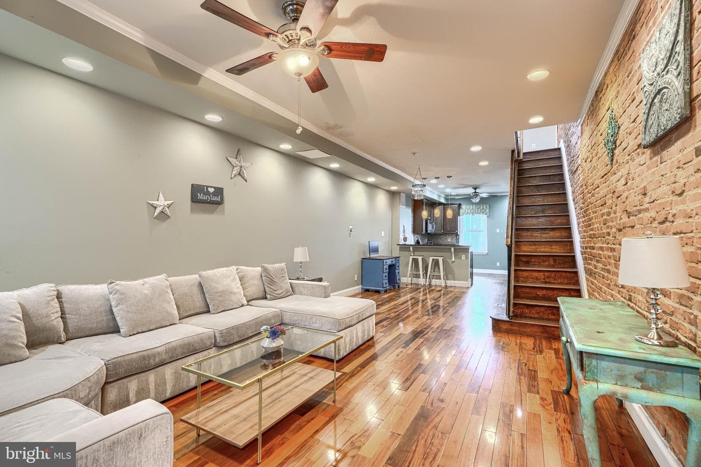 518 S Newkirk Street photo 4