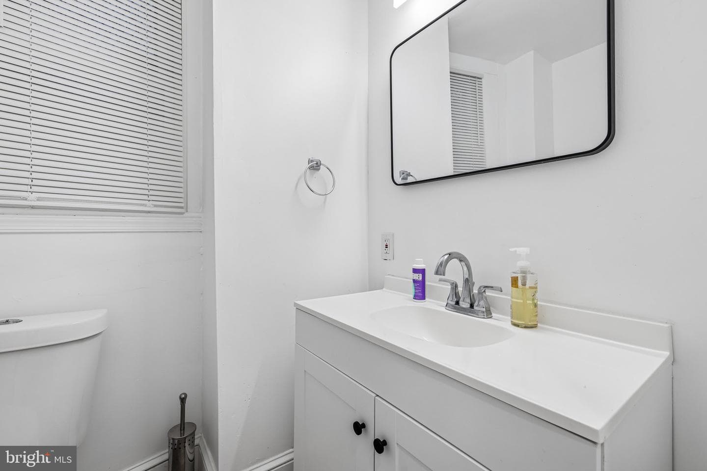 2837 Winchester Street photo 15